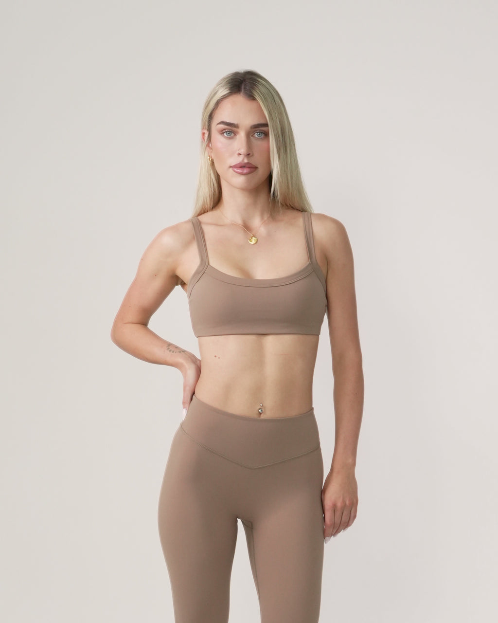 Form Crop | Latte