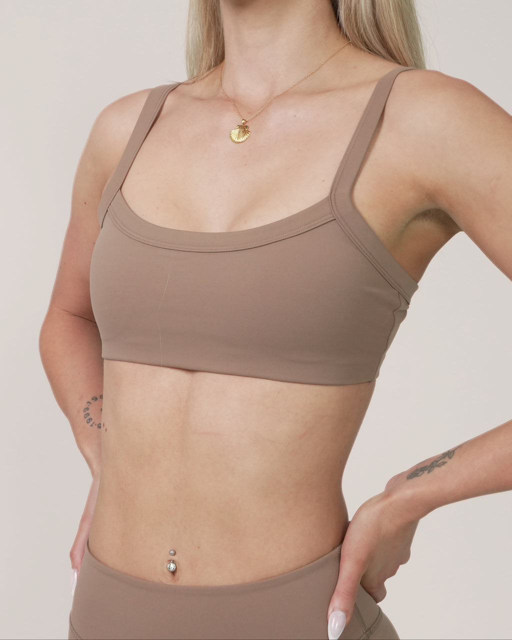 Form Crop | Latte