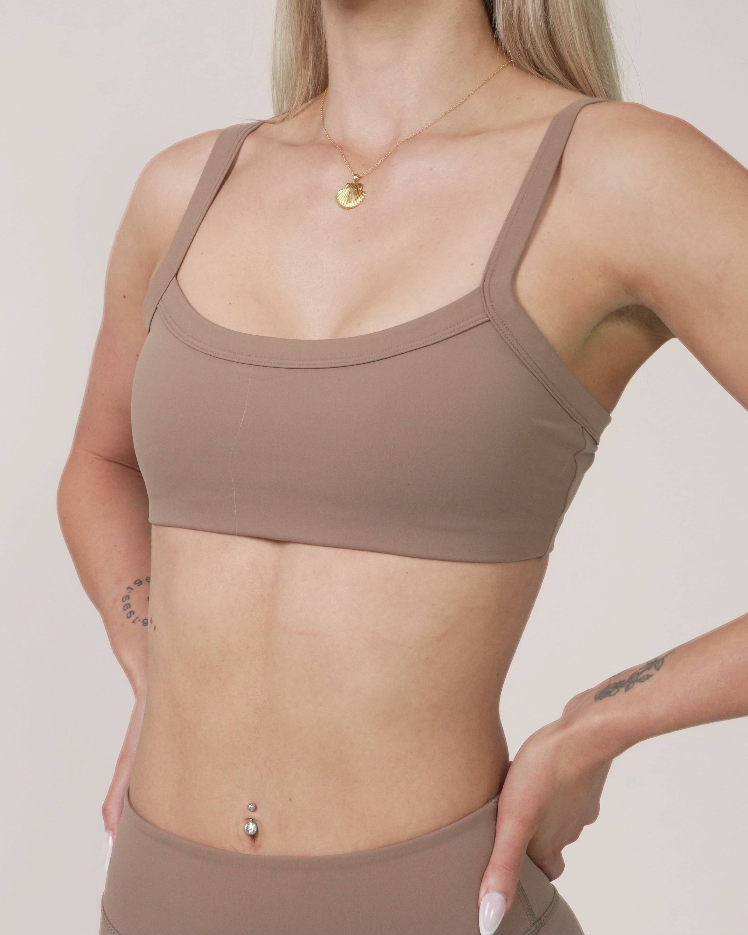 Form Crop | Latte