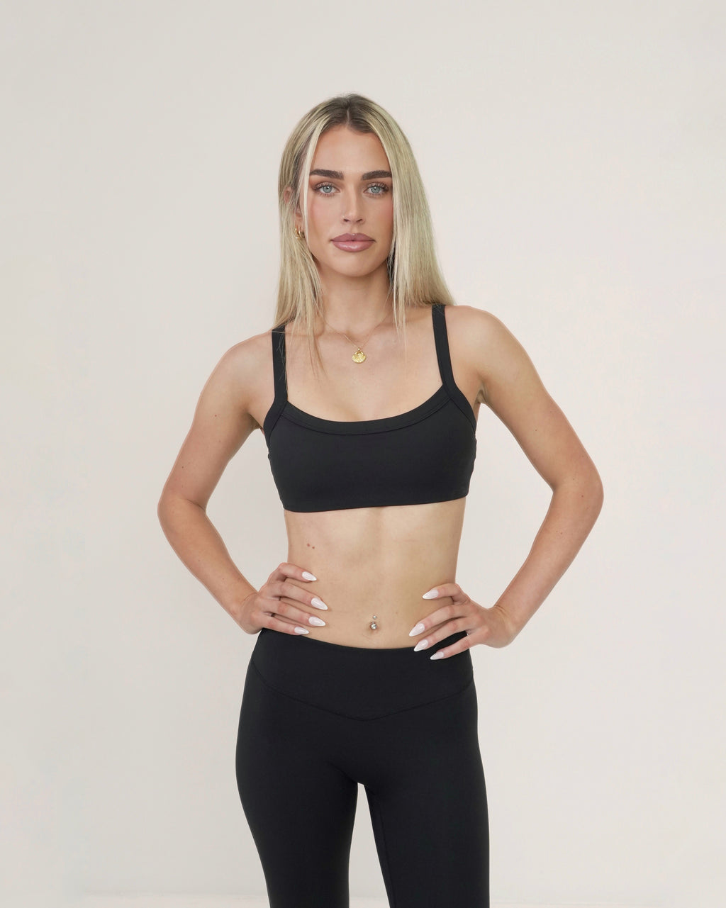 Form Crop |Black