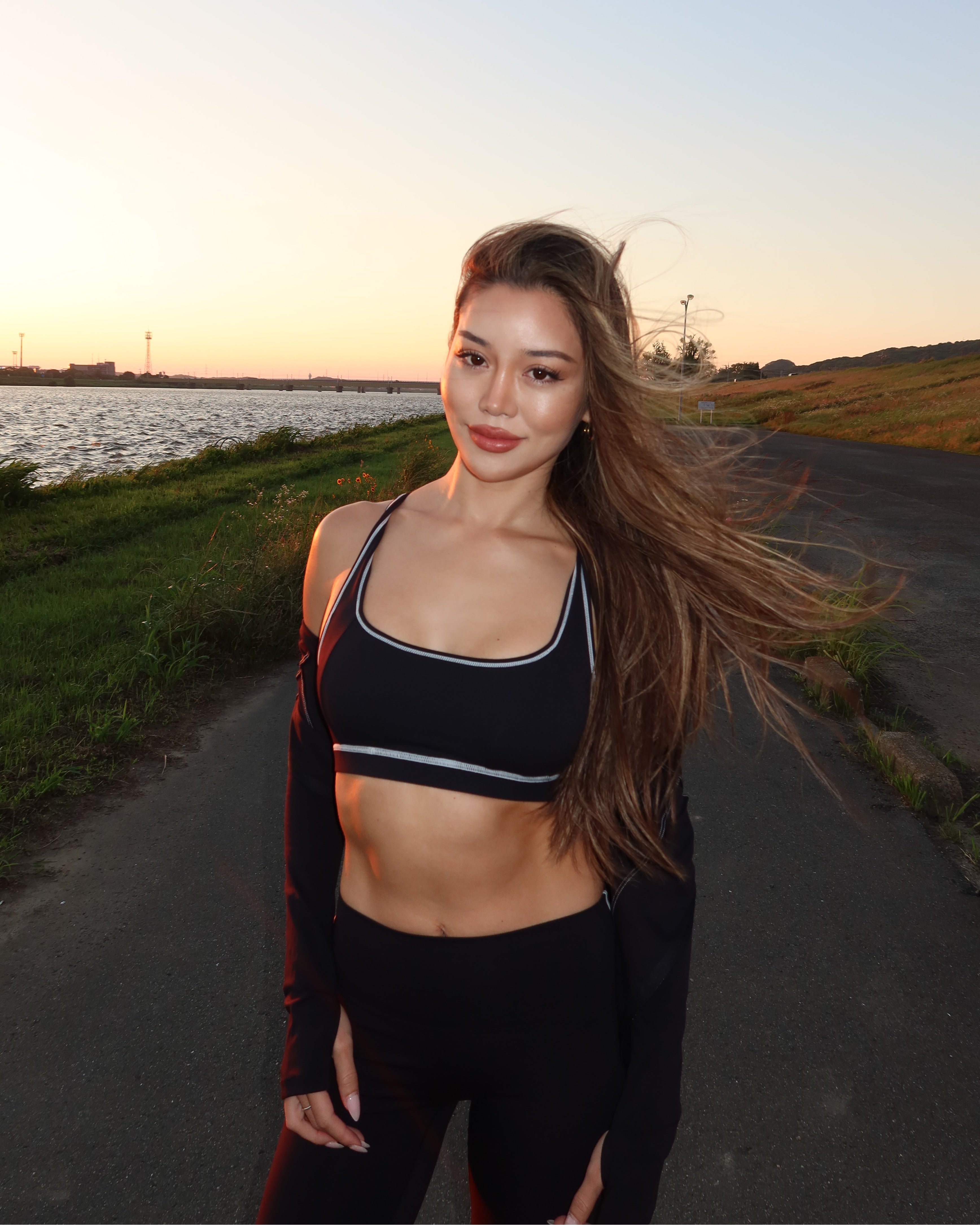 Stitch Contour Crop | Black