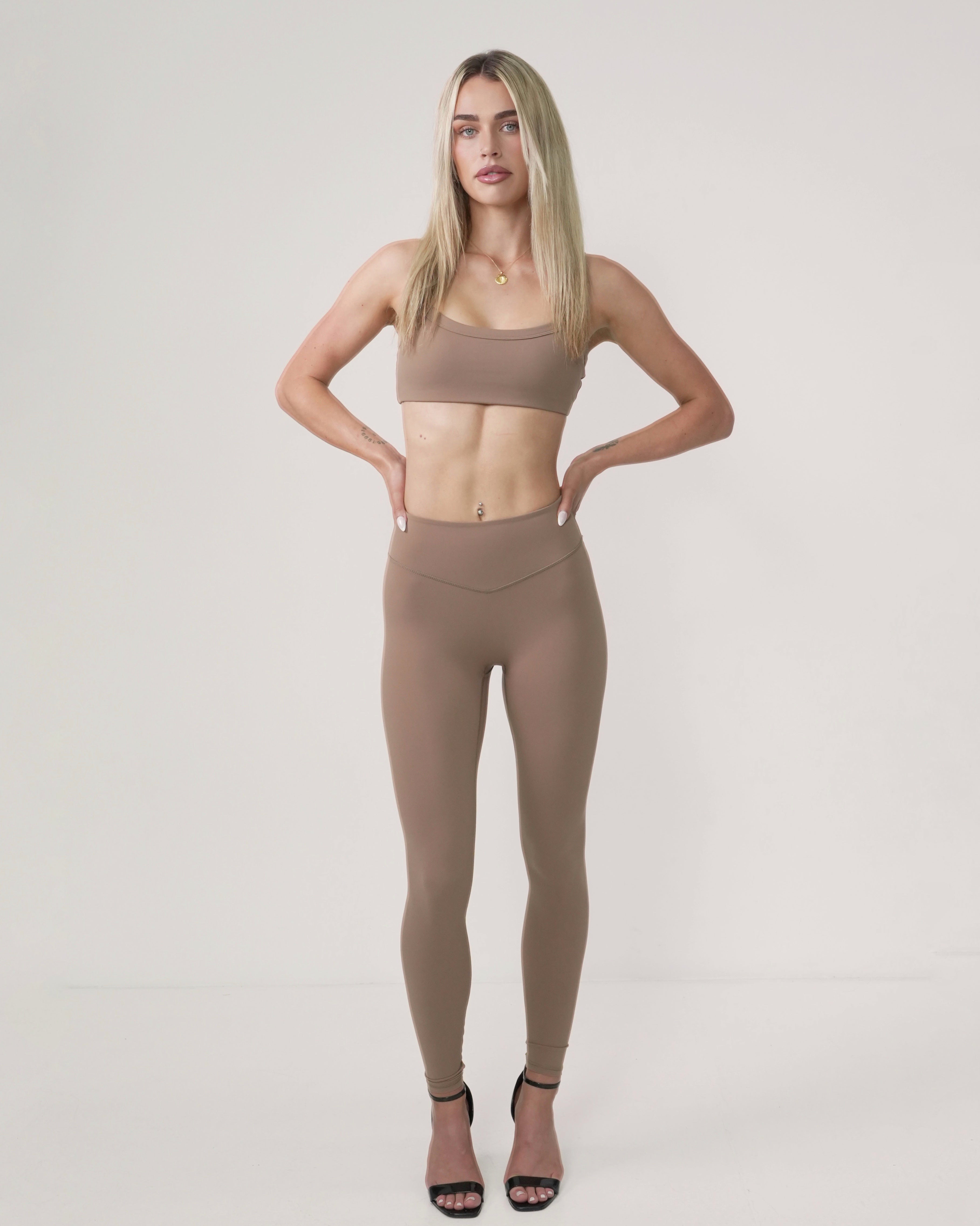 Form Crop | Latte