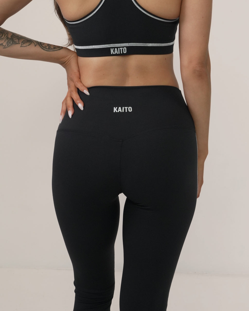 Stitch Contour Leggings | Black
