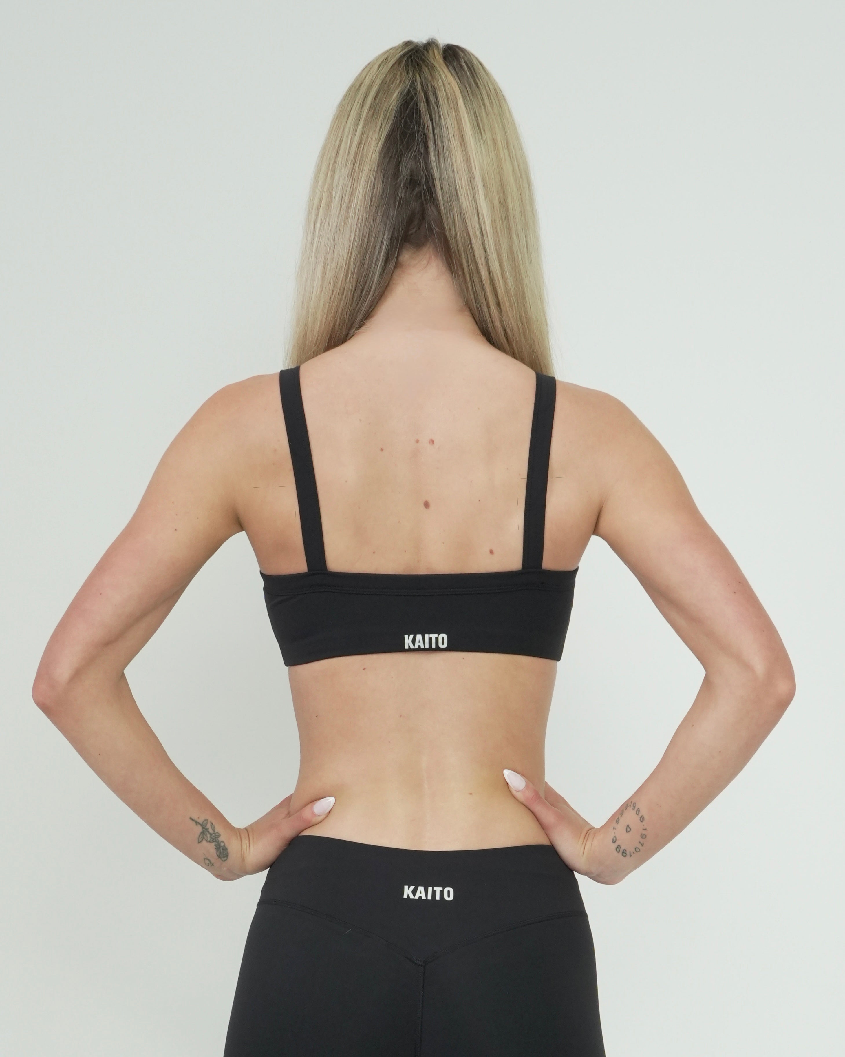 Form Crop |Black